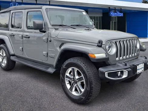 Used 2022 Jeep Wrangler Unlimited Sahara w/ LED Lighting Group AWD/4WD image 2
