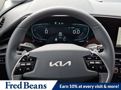 New 2026 Kia Niro EX FWD image 16
