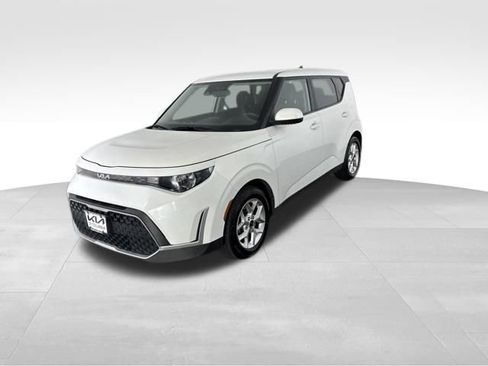 Certified 2023 Kia Soul LX w/ Option Group 015 FWD image 5