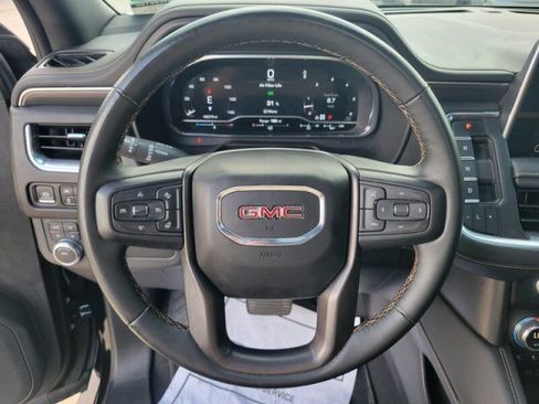 Used 2023 GMC Yukon XL AT4 w/ AT4 Premium Package AWD/4WD image 18