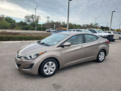 Used 2016 Hyundai Elantra SE image 10