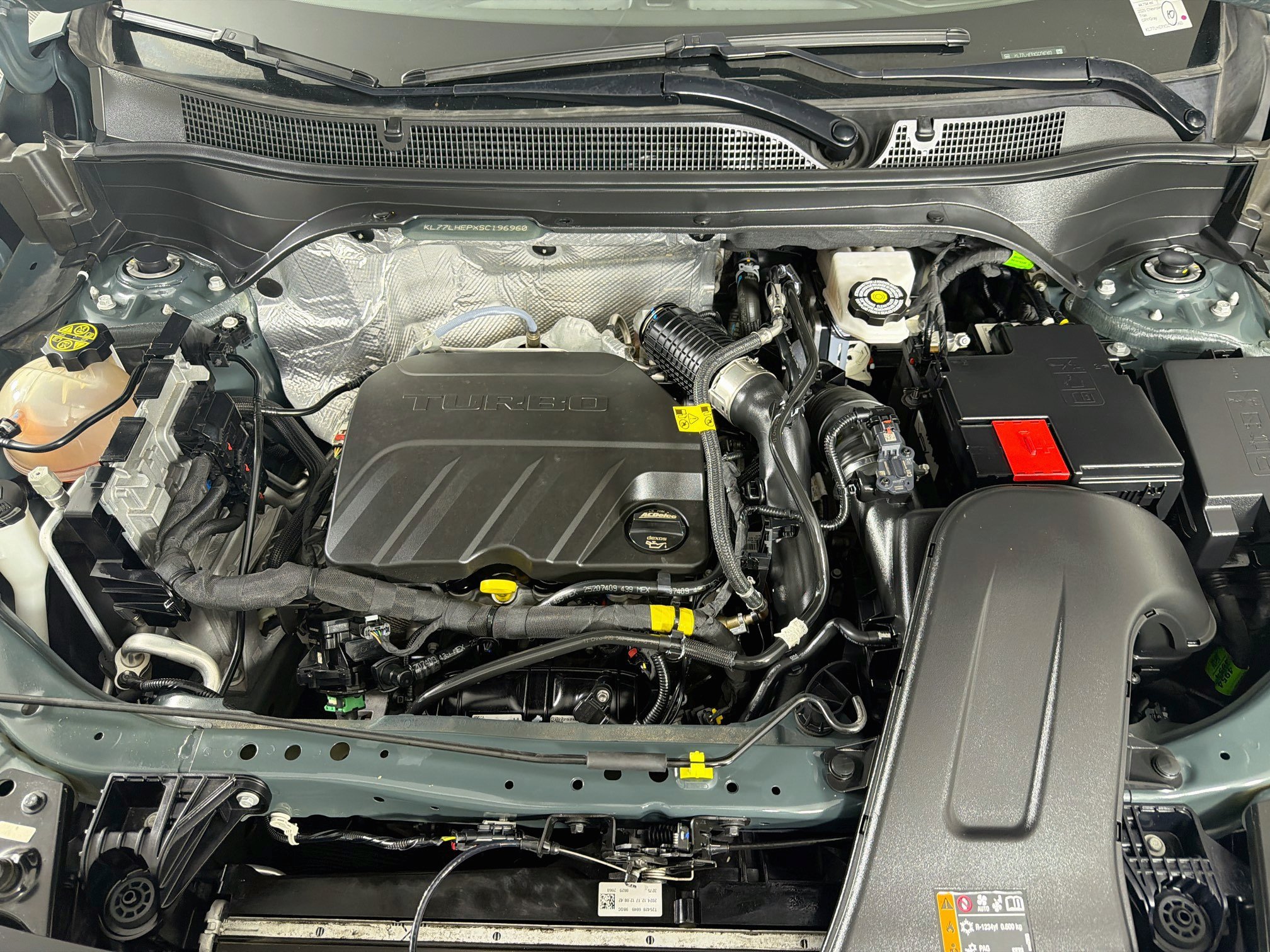 Used 2025 Chevrolet Trax LT FWD image 32