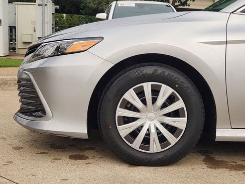 Used 2023 Toyota Camry LE FWD image 5