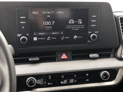 Used 2023 Kia Sportage LX image 19