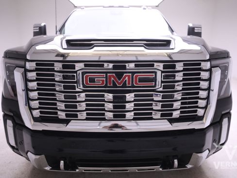 New 2026 GMC Sierra 3500 Denali image 8