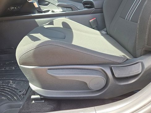 Used 2024 Hyundai Elantra SEL image 22