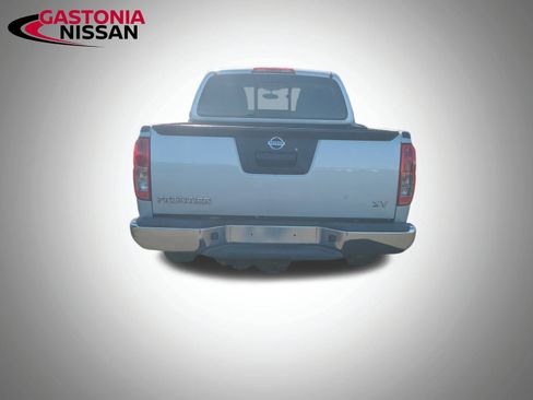 Used 2019 Nissan Frontier SV image 9
