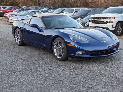 Used 2007 Chevrolet Corvette Convertible w/ Preferred Equipment Group image 2