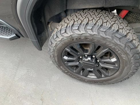 Used 2022 GMC Sierra 2500 Denali w/ Denali Black Diamond Edition AWD/4WD image 15