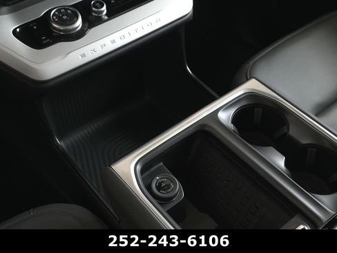 Used 2025 Ford Expedition Max Active AWD/4WD image 15