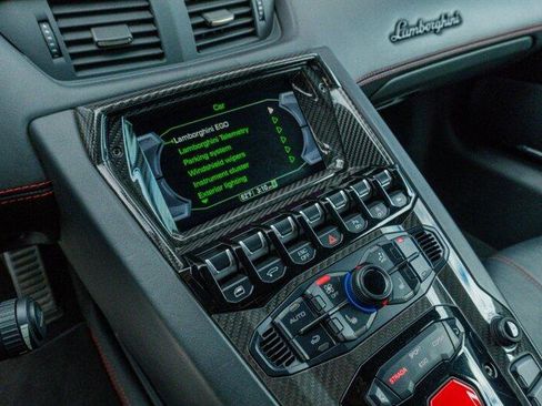 Used 2017 Lamborghini Aventador S image 13