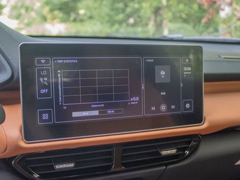 Used 2025 Lotus Emira V6 image 12