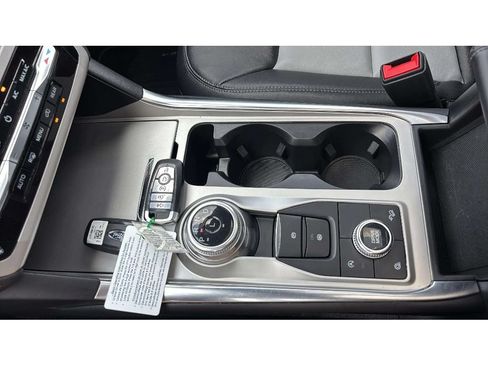 Used 2023 Ford Explorer XLT w/ Equipment Group 202A AWD/4WD image 22