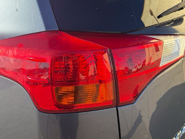 Used 2014 Toyota RAV4 LE AWD/4WD image 8