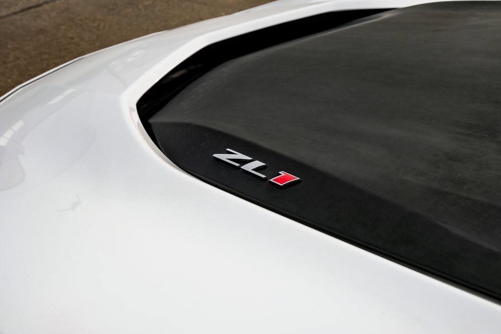Used 2018 Chevrolet Camaro ZL1 RWD image 29