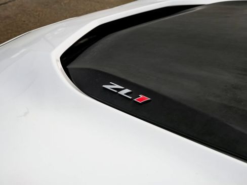 Used 2018 Chevrolet Camaro ZL1 RWD image 29