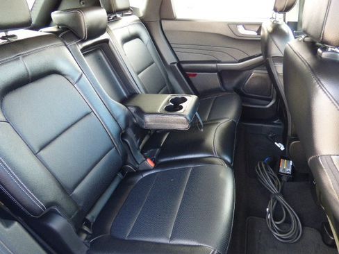 Used 2022 Ford Escape SEL w/ Technology Package image 4