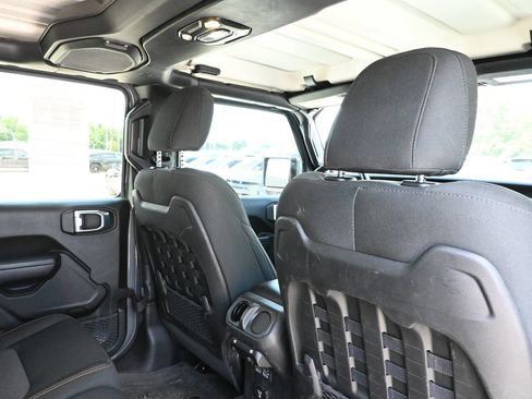 Used 2022 Jeep Gladiator Mojave w/ Cold Weather Group AWD/4WD image 23
