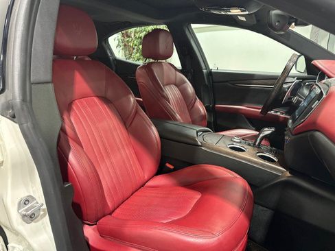Used 2019 Maserati Ghibli S GranLusso RWD image 47