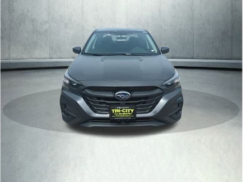 Used 2025 Subaru Legacy Premium image 9