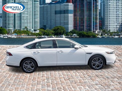 Certified 2023 Honda Accord EX image 4