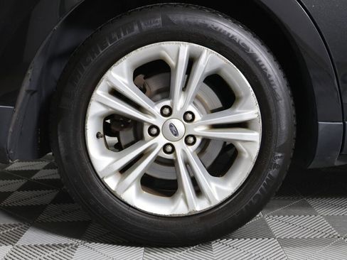 Used 2015 Ford Taurus SEL image 7