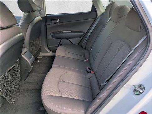 Used 2019 Kia Optima LX image 18