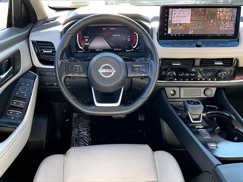 Certified 2024 Nissan Rogue SL w/ SL Premium Package image 8