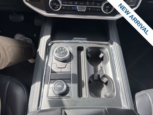 Used 2024 Ford Expedition Max XLT image 26