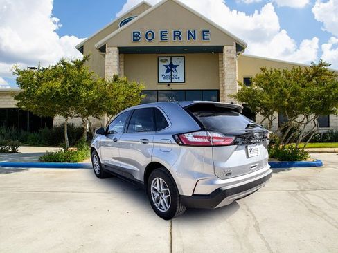 Used 2023 Ford Edge SEL w/ Convenience Package image 3