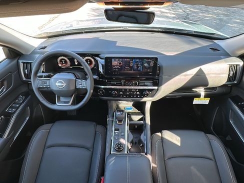 New 2026 Nissan Pathfinder SL image 16