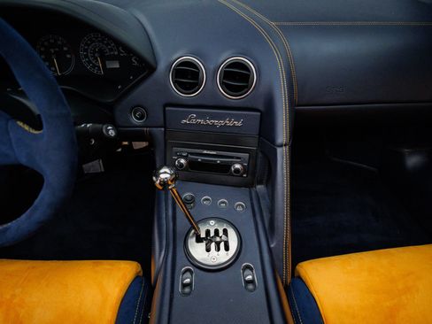 Used 2005 Lamborghini Murcielago Roadster AWD/4WD image 32