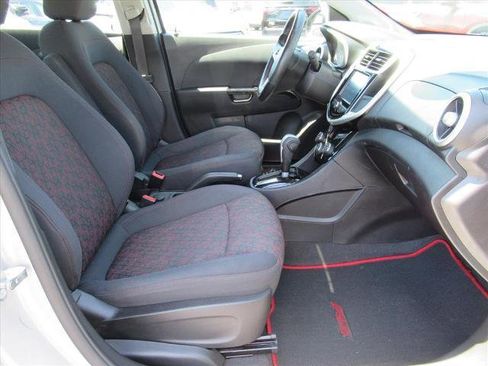 Used 2017 Chevrolet Sonic LT w/ Fun and Sun Package FWD image 10