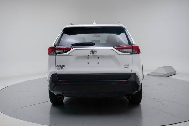 Used 2019 Toyota RAV4 XLE w/ Carpet Mat Package AWD/4WD image 4