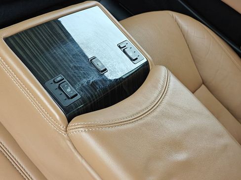 Used 2013 Lexus LS 460 image 19