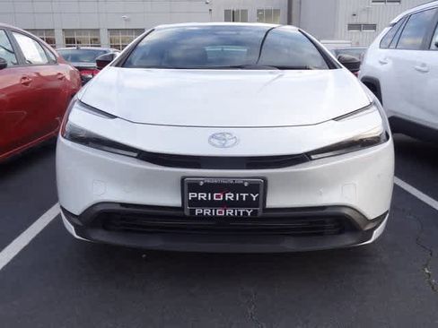 Used 2024 Toyota Prius LE image 2