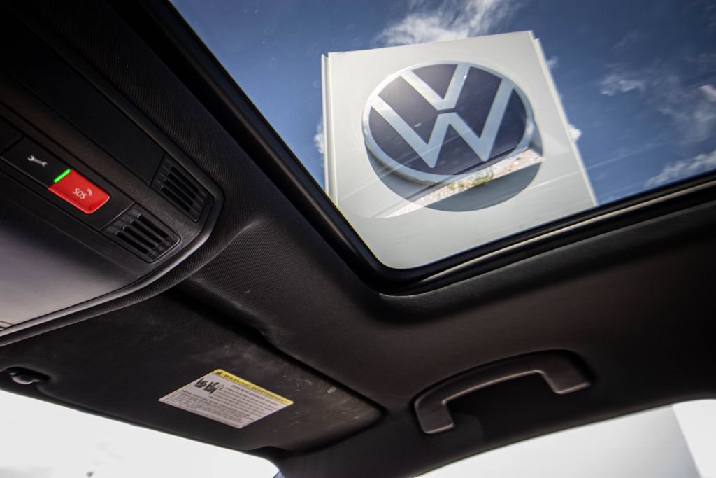Certified 2024 Volkswagen Tiguan SE R-Line FWD image 44