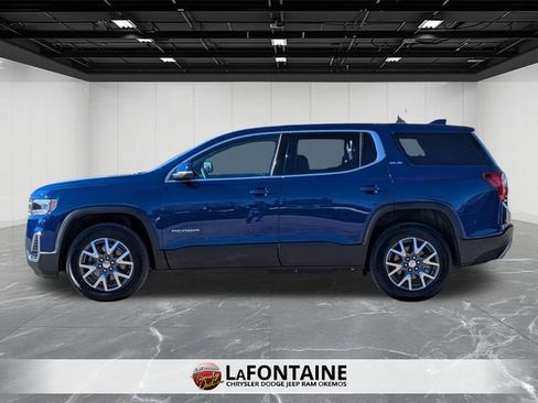 Used 2023 GMC Acadia SLE image 2