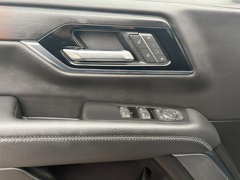 Certified 2025 GMC Yukon XL Denali image 13