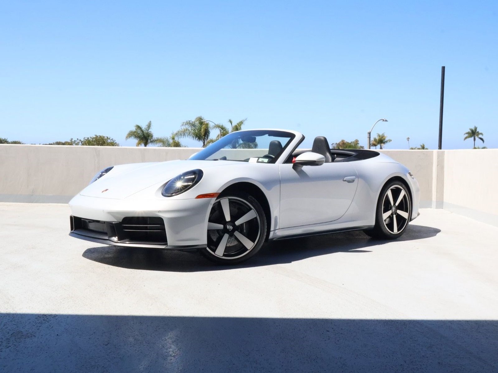 Certified 2025 Porsche 911 Carrera RWD image 5