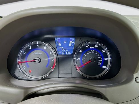 Used 2012 Hyundai Accent GLS FWD image 12