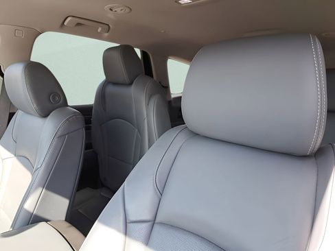 Used 2019 Buick Enclave Premium image 17
