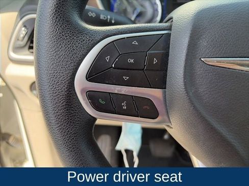 Used 2021 Chrysler Voyager Lxi image 12