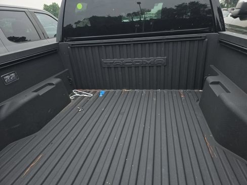 Used 2025 Toyota Tacoma TRD Sport AWD/4WD image 10