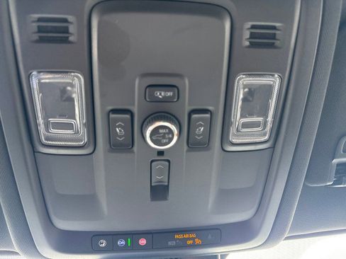 Used 2025 Chevrolet Tahoe Premier image 31