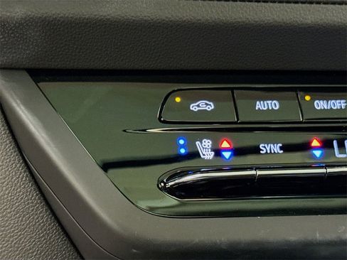 Certified 2023 Buick Envision Avenir image 19