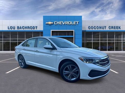 Used 2024 Volkswagen Jetta SE FWD image 1