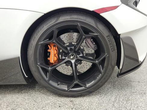 Used 2019 McLaren 600LT RWD image 19