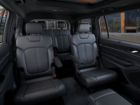 New 2025 Jeep Grand Cherokee L Limited w/ Luxury Tech Group II AWD/4WD image 15