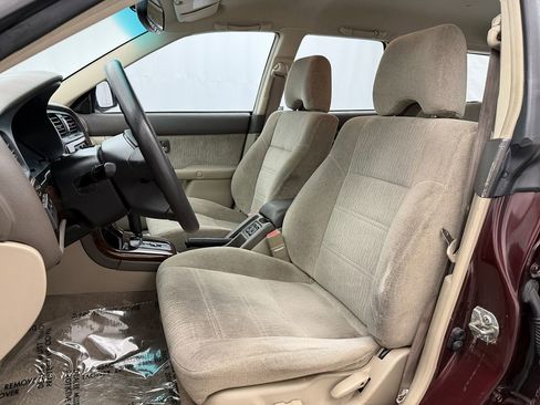 Used 2001 Subaru Outback Wagon image 7